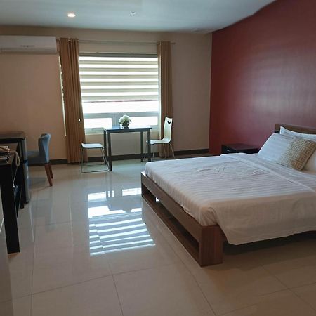 Ybc Grand Hotel Olongapo Εξωτερικό φωτογραφία