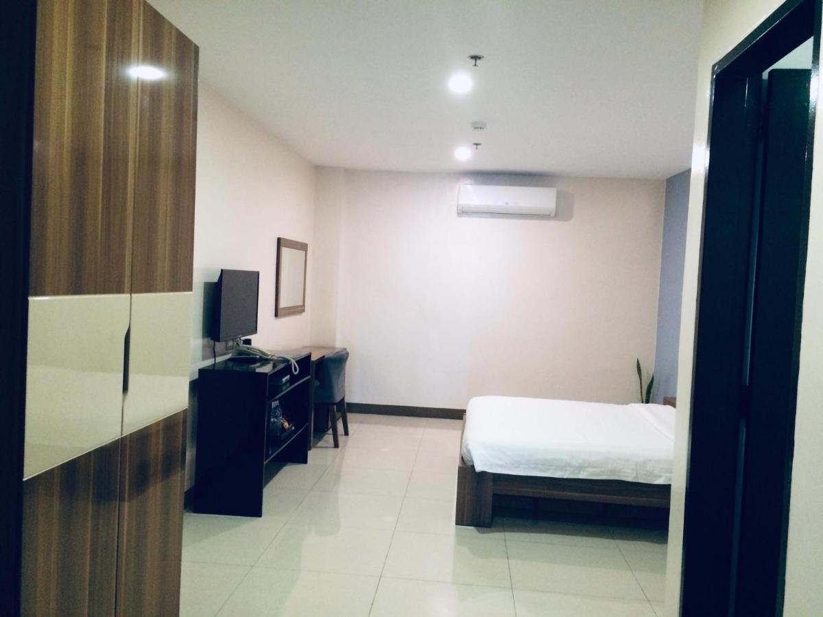 Ybc Grand Hotel Olongapo Εξωτερικό φωτογραφία