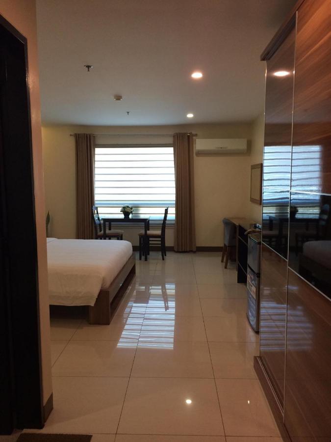 Ybc Grand Hotel Olongapo Εξωτερικό φωτογραφία