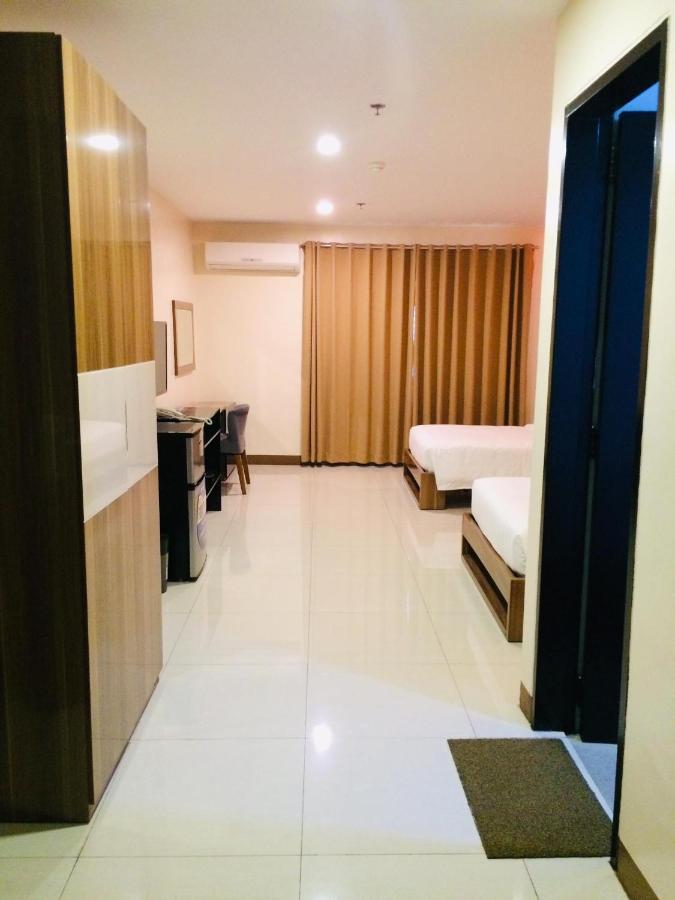 Ybc Grand Hotel Olongapo Εξωτερικό φωτογραφία