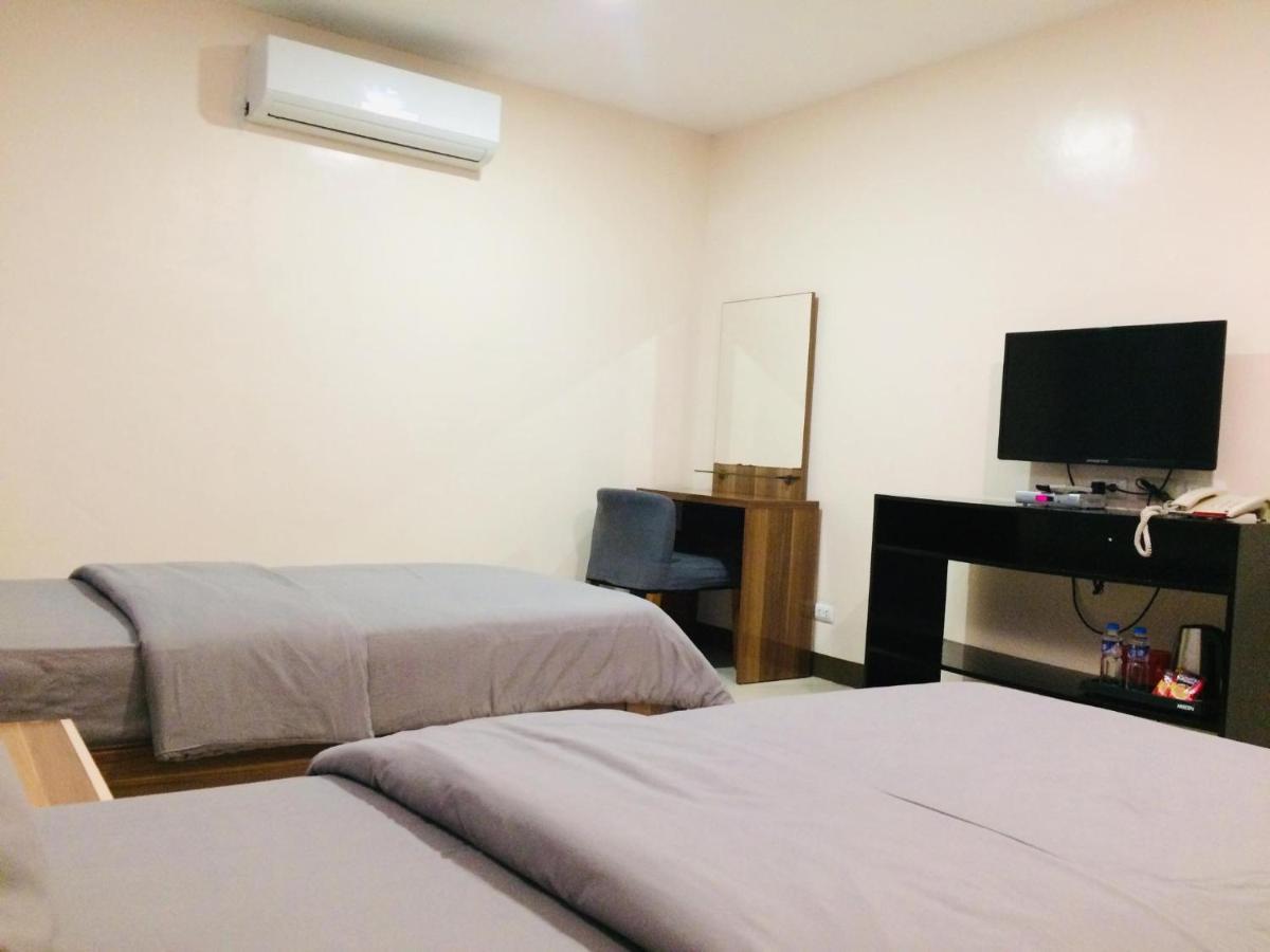 Ybc Grand Hotel Olongapo Εξωτερικό φωτογραφία