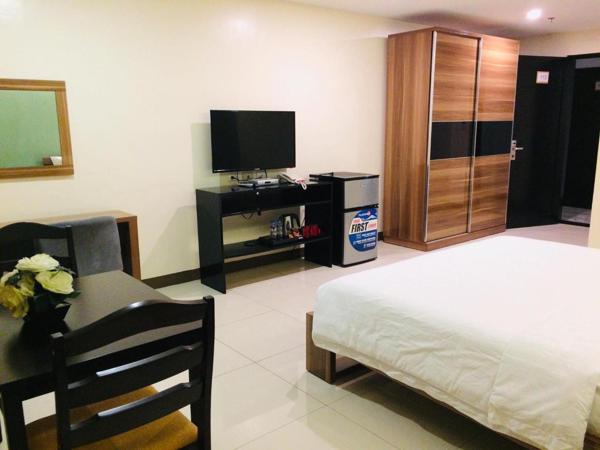 Ybc Grand Hotel Olongapo Εξωτερικό φωτογραφία